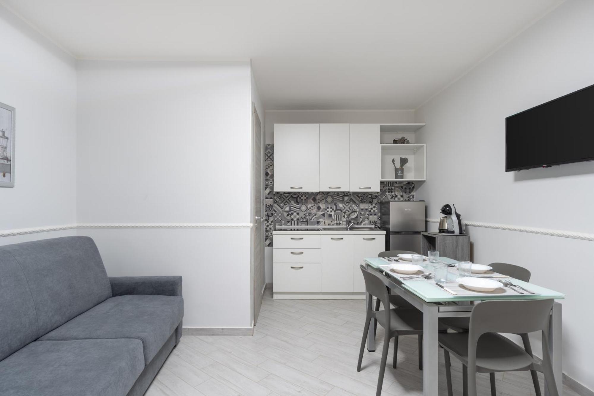 Modern Flat In The Heart Of Near Man * Napoli